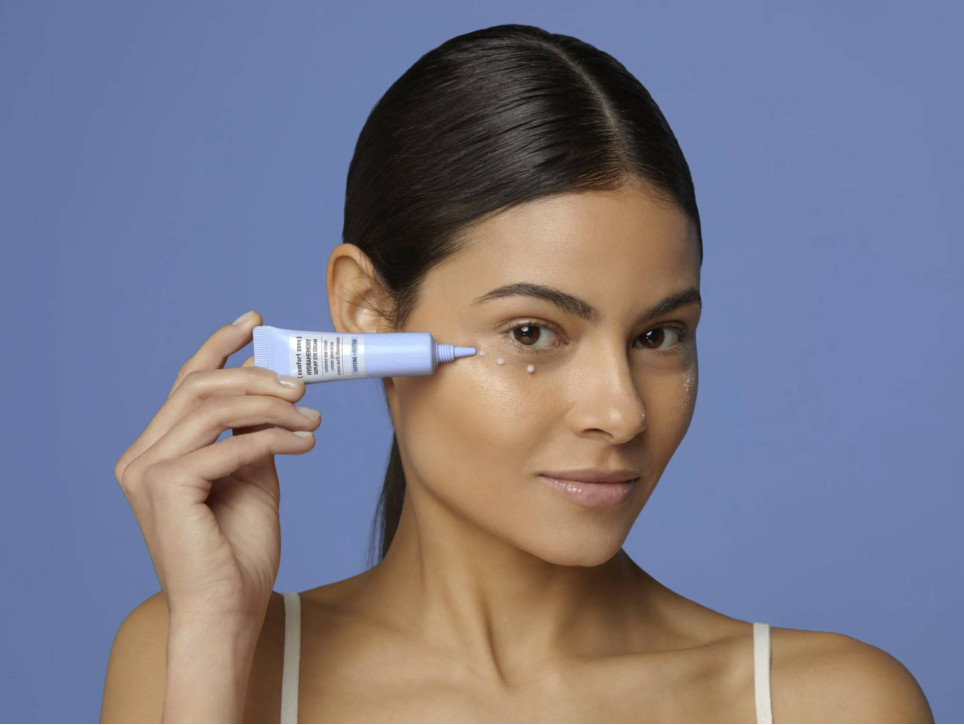 КРЕМ ДЛЯ ШКІРИ НАВКОЛО ОЧЕЙ - НЕОБХІДНІСТЬ ЧИ ПРОСТО Б'ЮТІ-ТРЕНД?