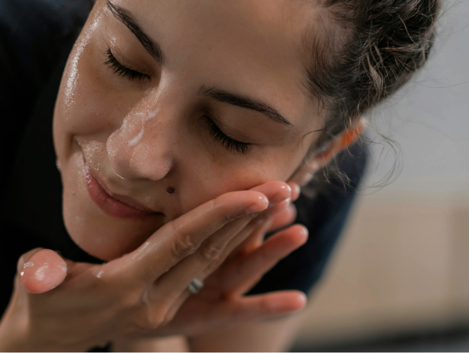 СЕКРЕТИ ОЧИЩЕННЯ ШКІРИ ОБЛИЧЧЯ ЗА ДОПОМОГОЮ ПІНКИ ДЛЯ ВМИВАННЯ 