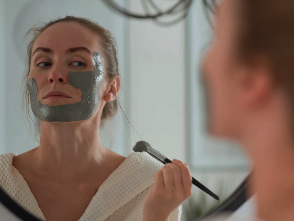 НАЙДІЄВІШІ КОМПОНЕНТИ ТА ПРОЦЕДУРИ ДЛЯ ШКІРИ З РОЗШИРЕНИМИ ПОРАМИ