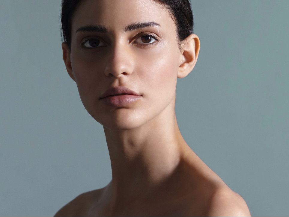 ЩО СПРИЧИНЯЄ НЕРІВНУ ТЕКСТУРУ ШКІРИ ТА ЯК ПОВЕРНУТИ ЇЙ ПРИРОДНУ ГЛАДКІСТЬ 